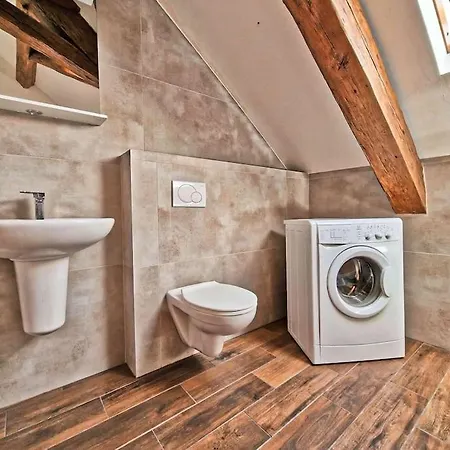 Cozy Private Flat In Center Apartment *